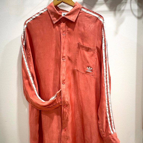 ADIDAS «silk like» blouse Woman, M (fits very large). Corail colour. Superbe! - Picture 3 of 16